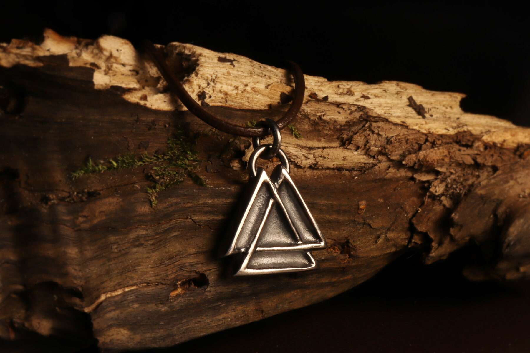 P21010_bark handmade sterling silver valknute interlocked triangles