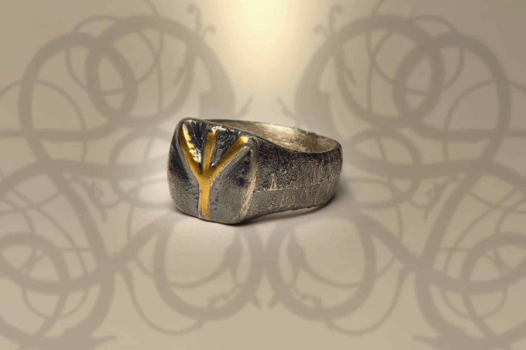 0082_02- handmade rune signet ring in gold and silver